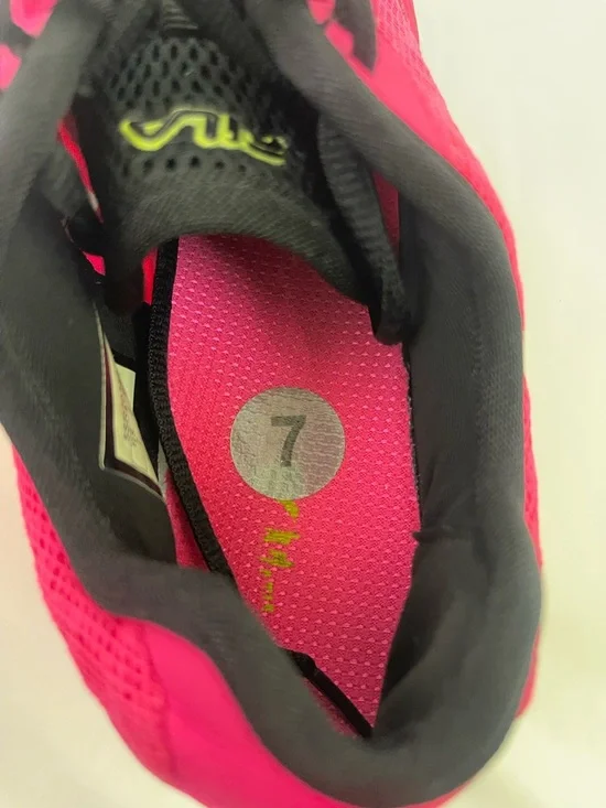 Fila Neon Pink & Black Mesh Lightweight Running Shoes Women's Size 7 - Picture 8 of 12